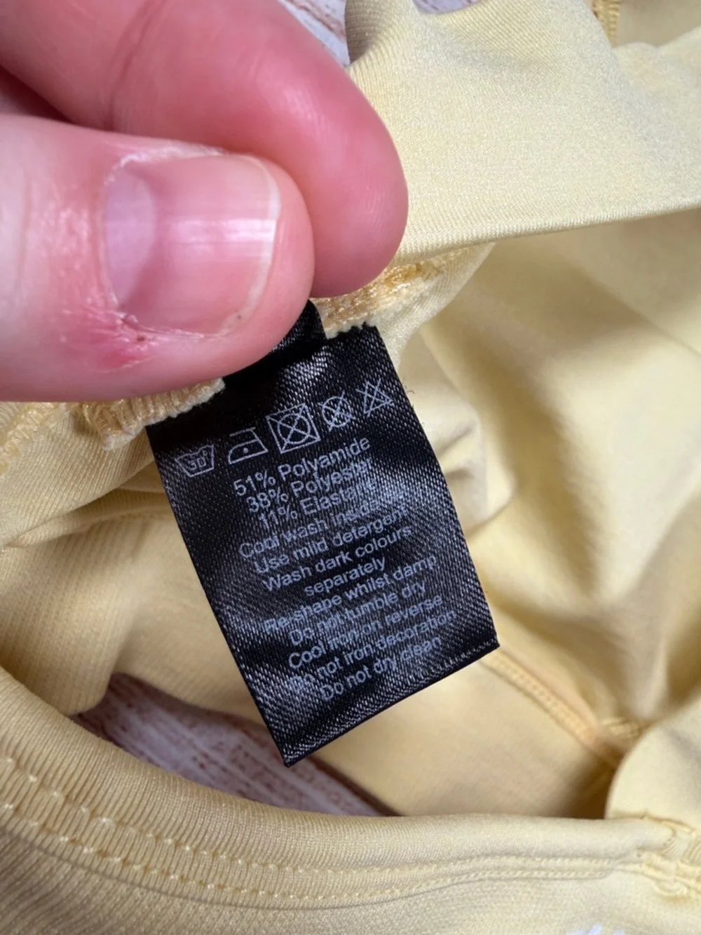 Alphalete Butter Yellow Cutout‎ Sports Bra